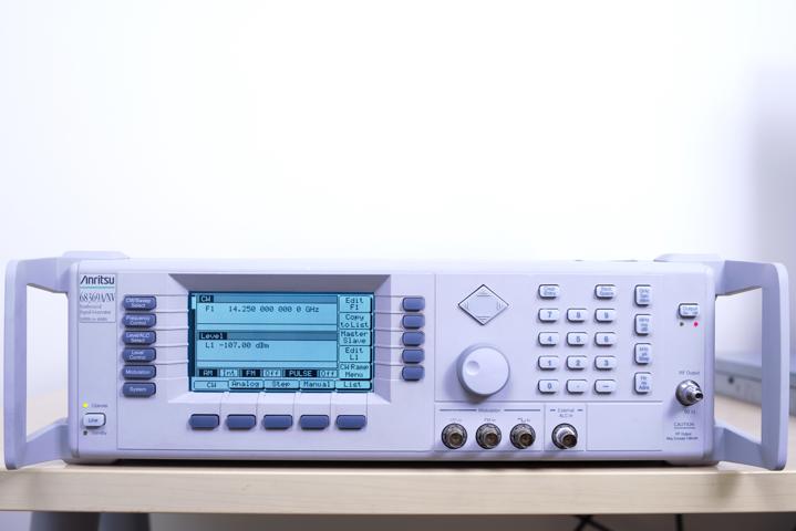 Генератор сигналов Anritsu 68369A